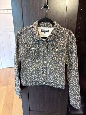 Ashley Mason Premium Leopard Print Denim Jacket Size M